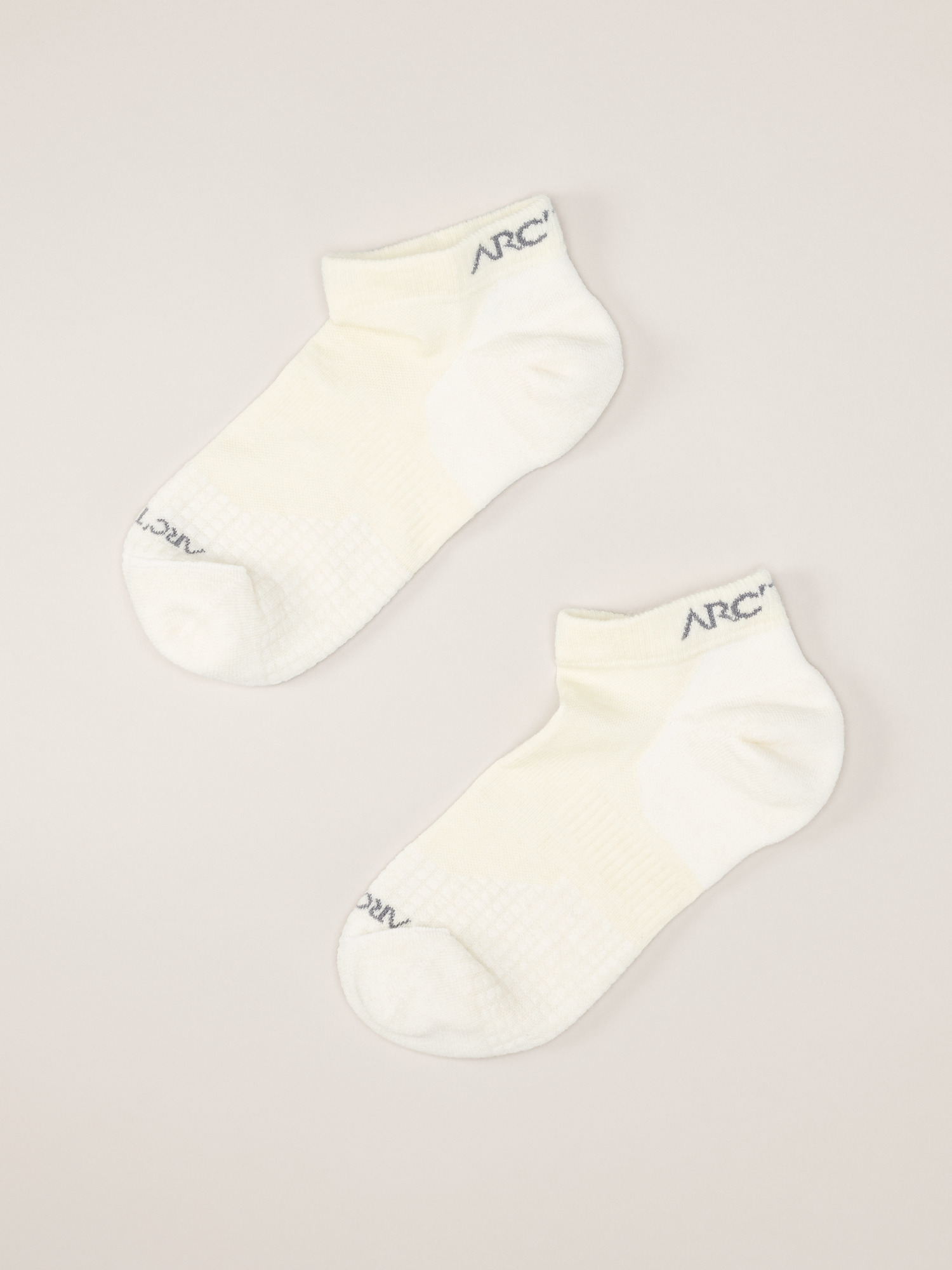 S26-X000010462-Merino-Wool-Low-Cut-Sock-White-Hover